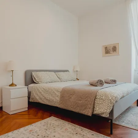 Sunny Vico Триест